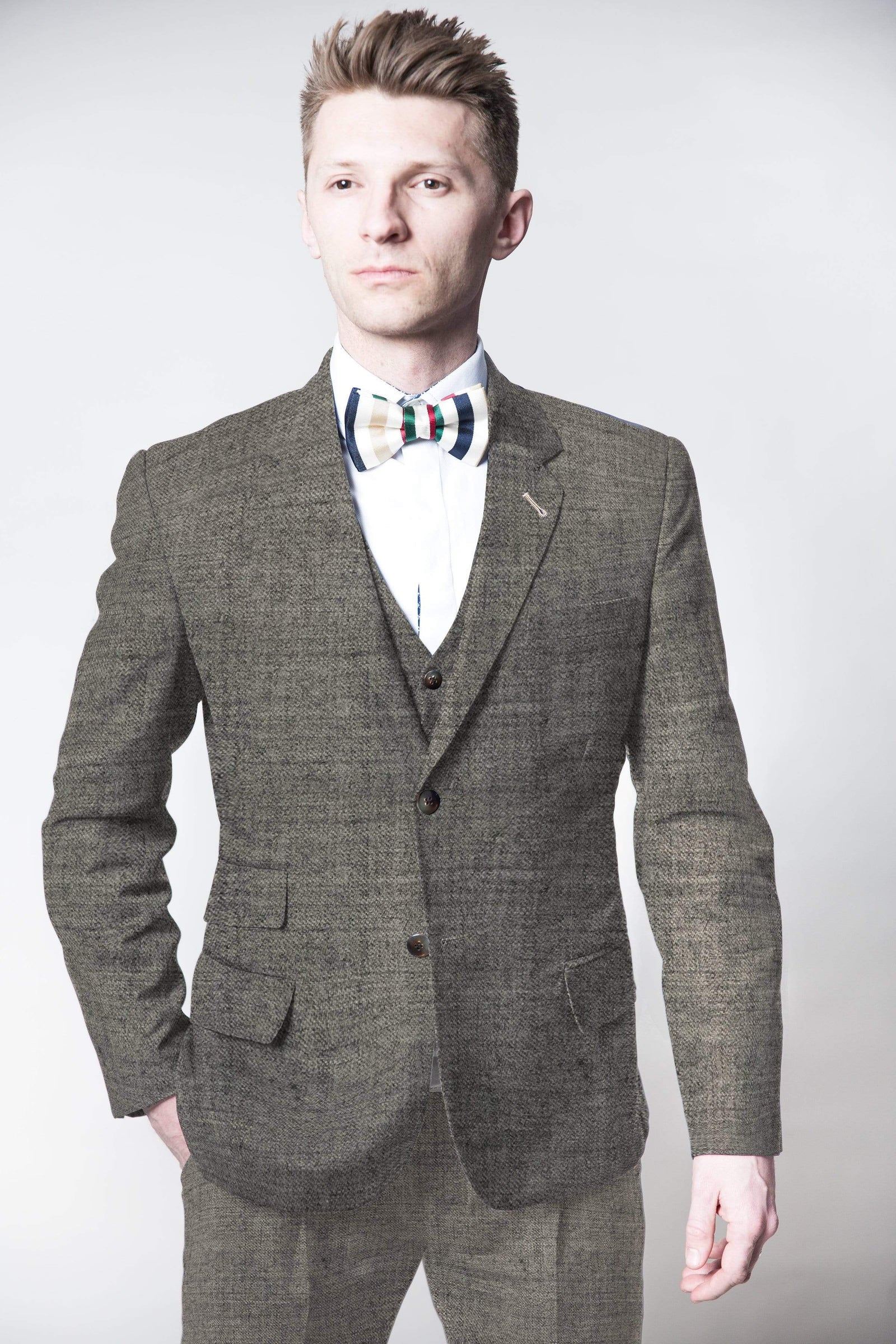 MEN'S 2 PIECE BESPOKE SUIT | LINGO LUXE GREY FLANNEL-Lingo Luxe Bespoke